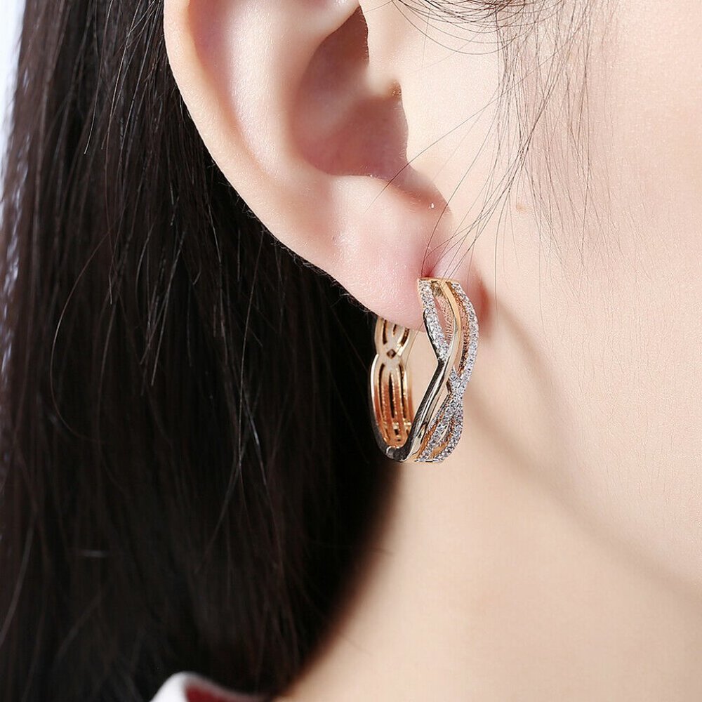 New 18K Gold Plated Hoop Earrings - Picture 4 of 4